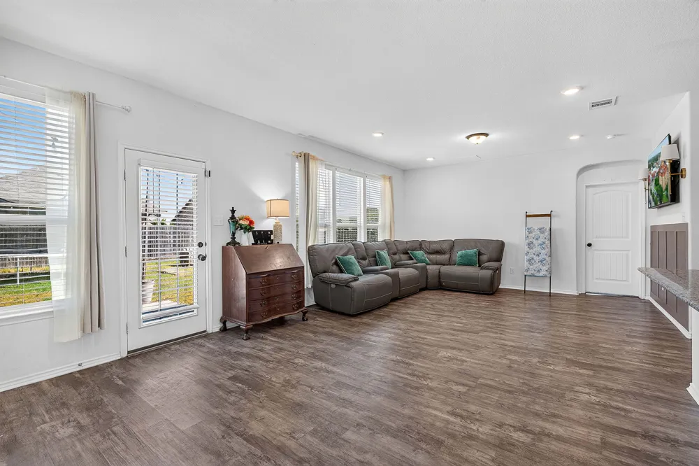 1703 Henbit Lane Lockhart, TX 78644