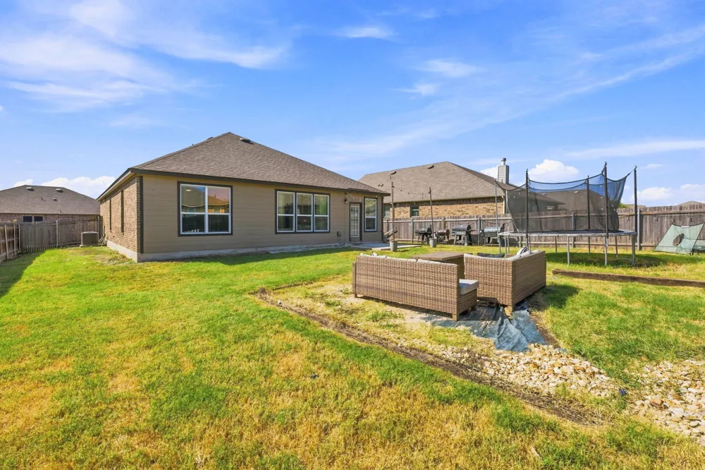 1703 Henbit Lane Lockhart, TX 78644