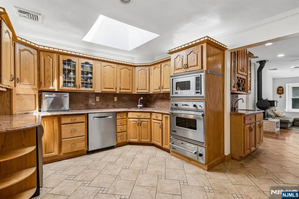 186 Laauwe Avenue Wayne, NJ 07470