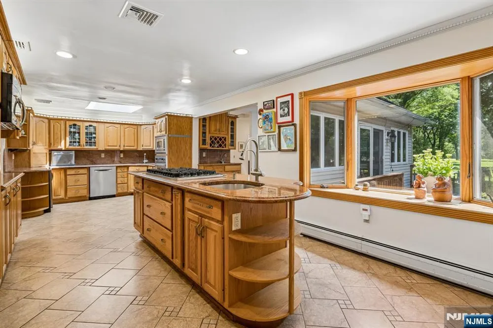 186 Laauwe Avenue Wayne, NJ 07470