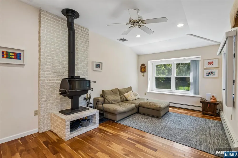 186 Laauwe Avenue Wayne, NJ 07470