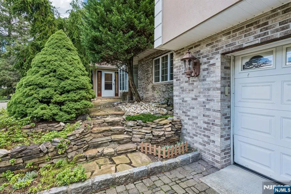 186 Laauwe Avenue Wayne, NJ 07470