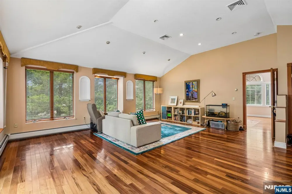 186 Laauwe Avenue Wayne, NJ 07470