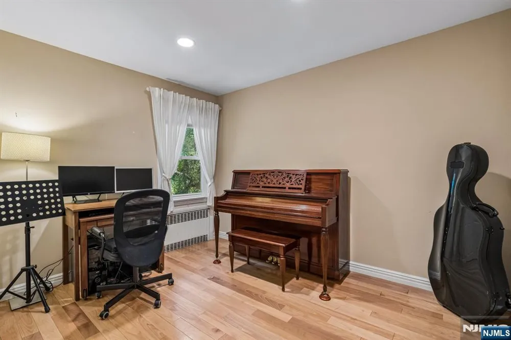186 Laauwe Avenue Wayne, NJ 07470
