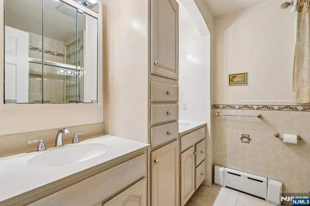 186 Laauwe Avenue Wayne, NJ 07470