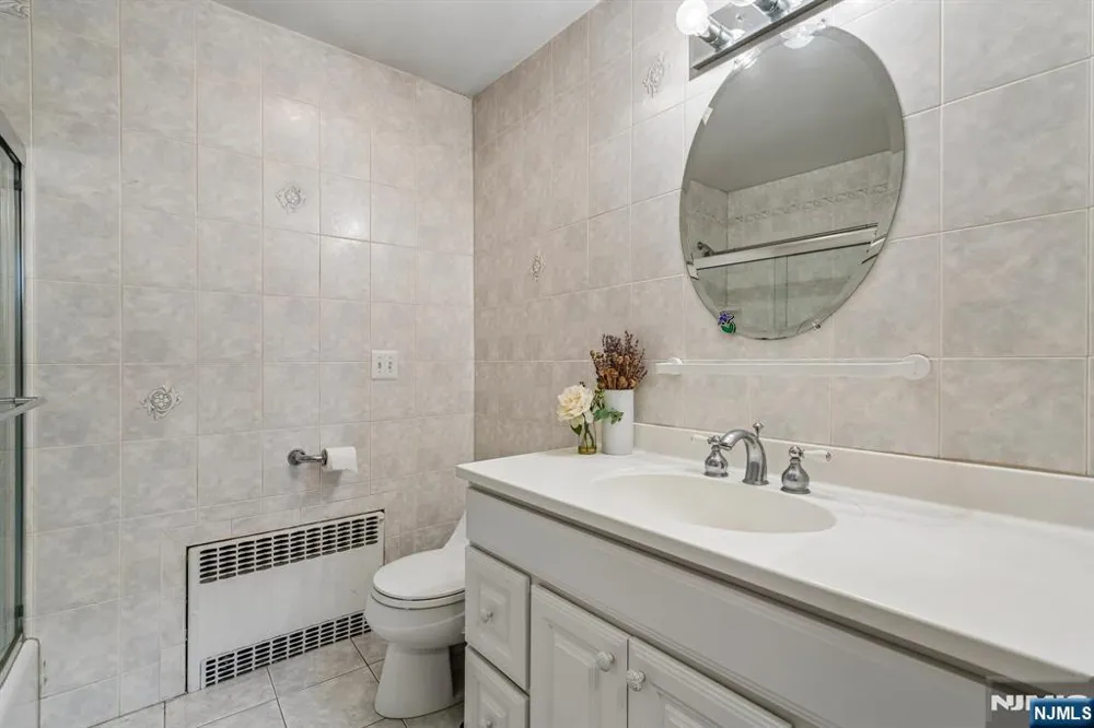 186 Laauwe Avenue Wayne, NJ 07470