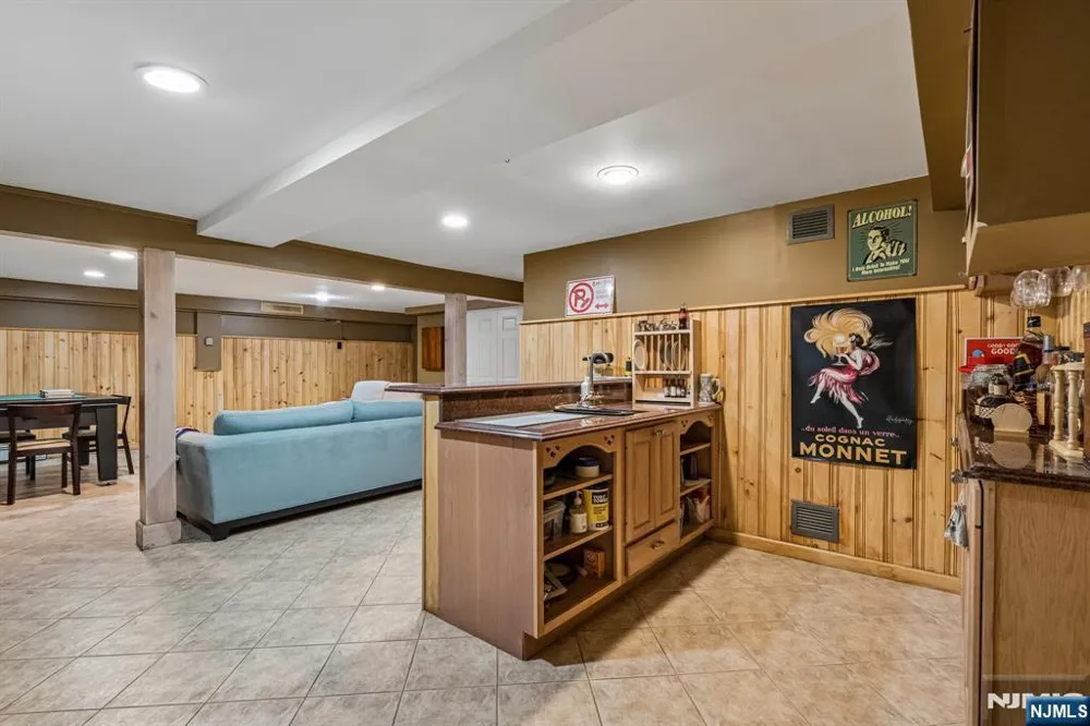 186 Laauwe Avenue Wayne, NJ 07470