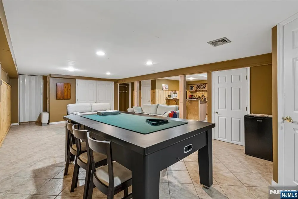 186 Laauwe Avenue Wayne, NJ 07470
