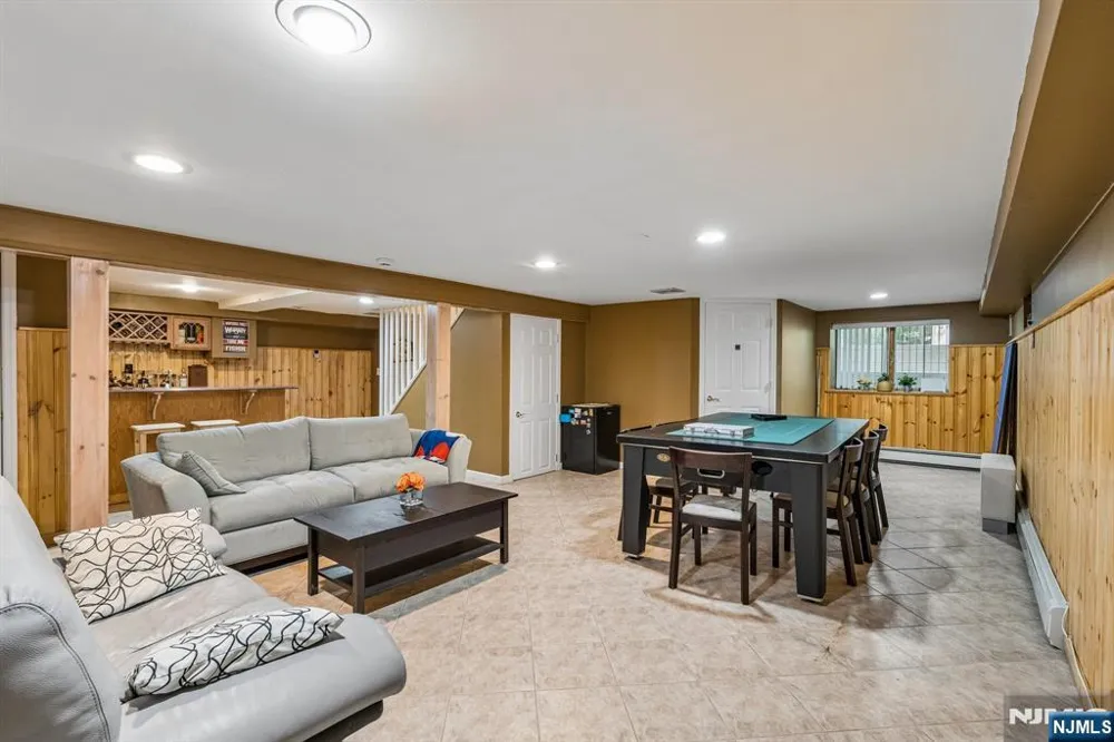 186 Laauwe Avenue Wayne, NJ 07470