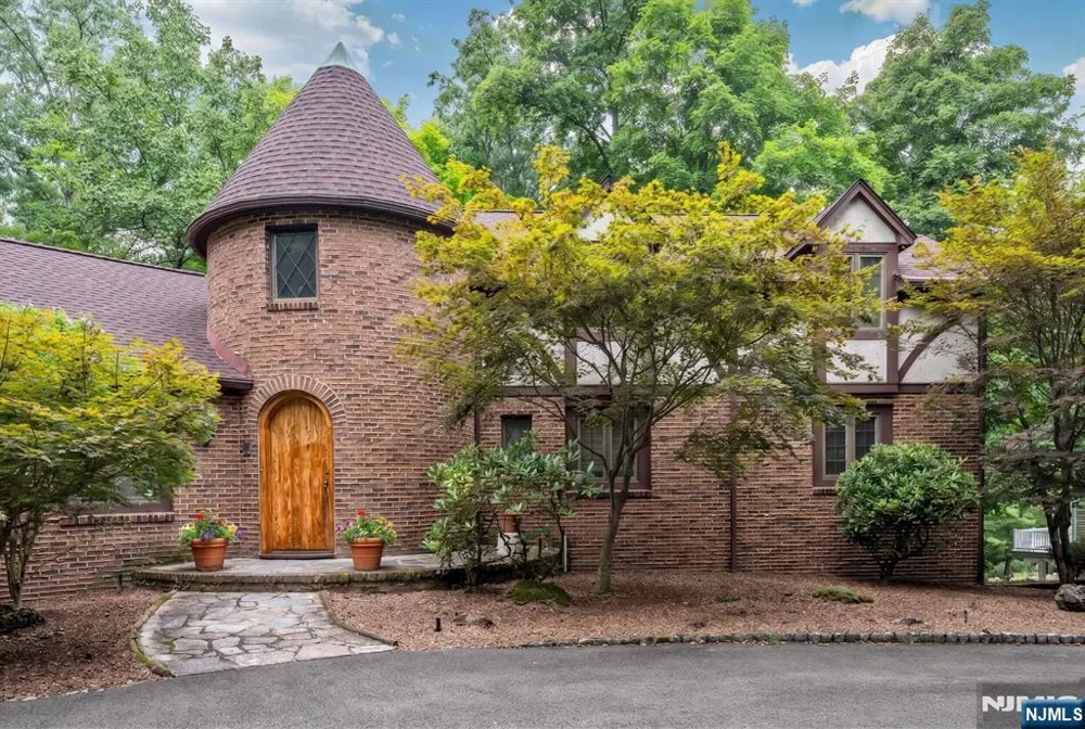 100 Cheyenne Way Wayne, NJ 07470