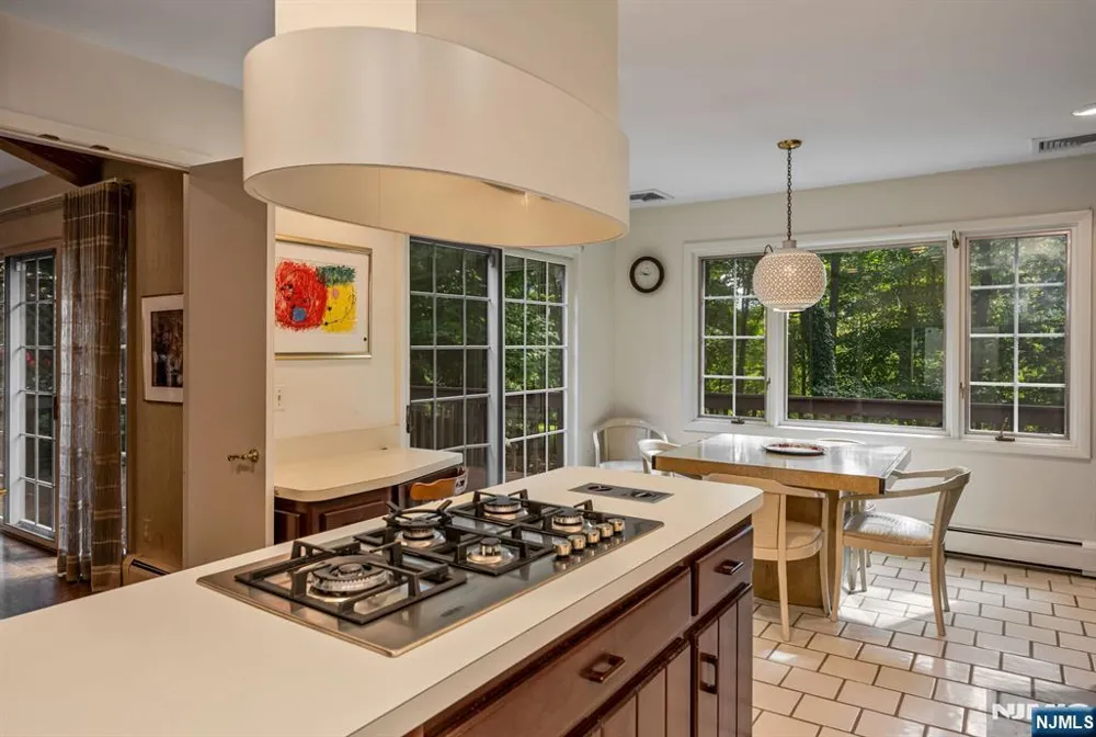 100 Cheyenne Way Wayne, NJ 07470