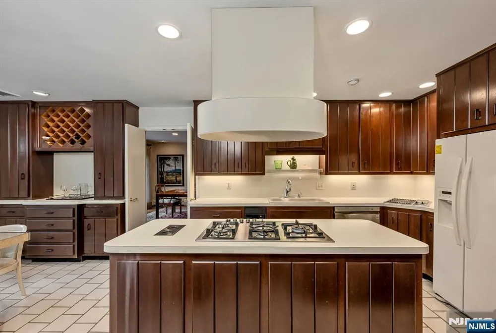 100 Cheyenne Way Wayne, NJ 07470