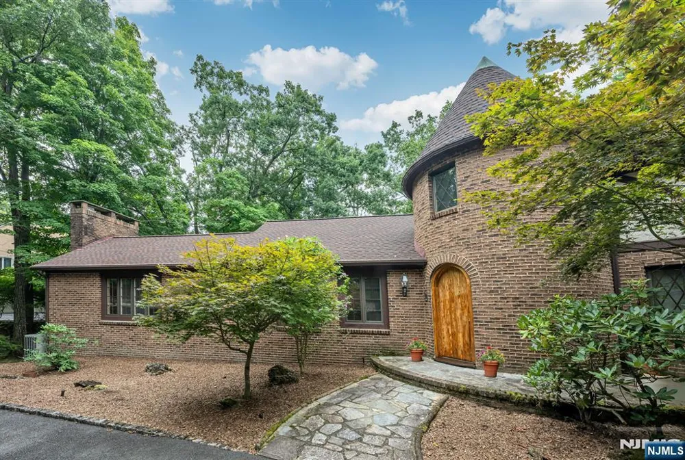 100 Cheyenne Way Wayne, NJ 07470
