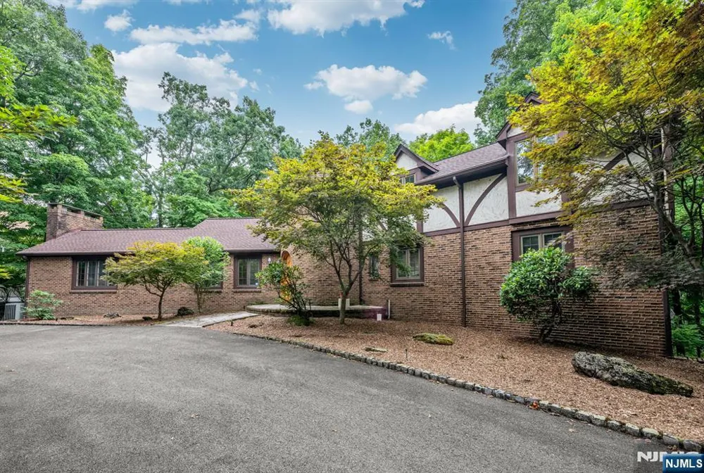 100 Cheyenne Way Wayne, NJ 07470