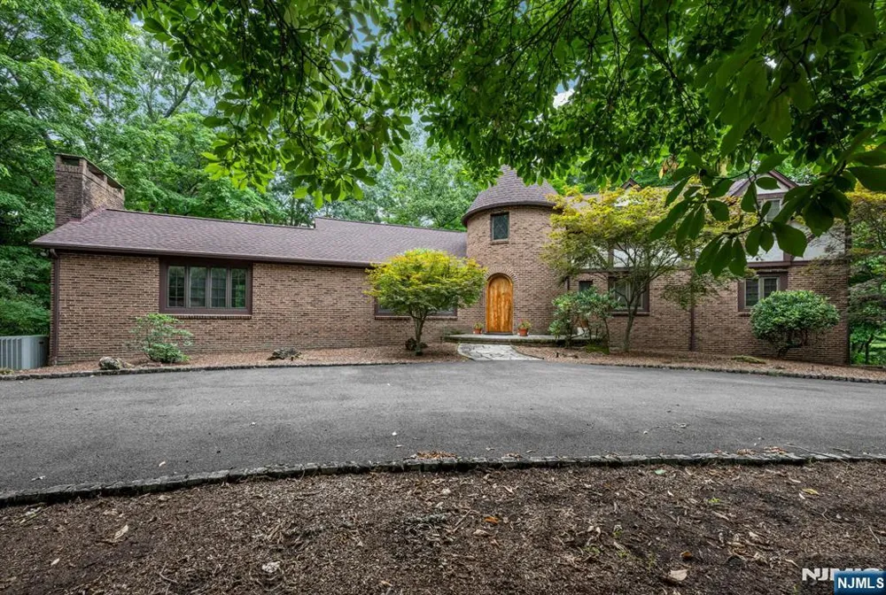 100 Cheyenne Way Wayne, NJ 07470