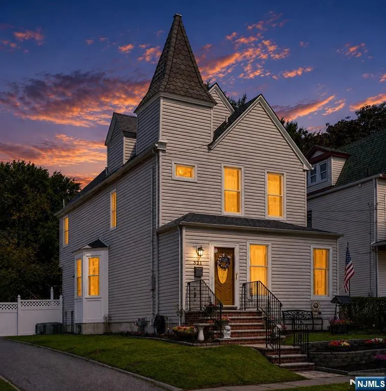 371 2nd Avenue Lyndhurst, NJ 07071