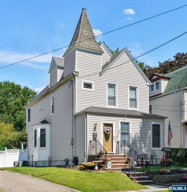 371 2nd Avenue Lyndhurst, NJ 07071