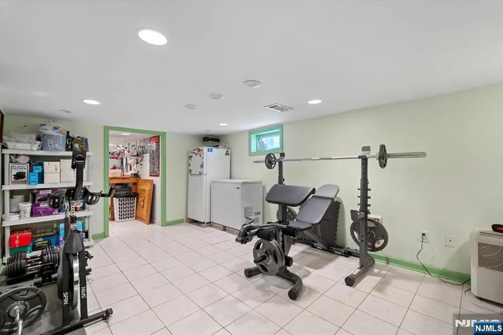 371 2nd Avenue Lyndhurst, NJ 07071