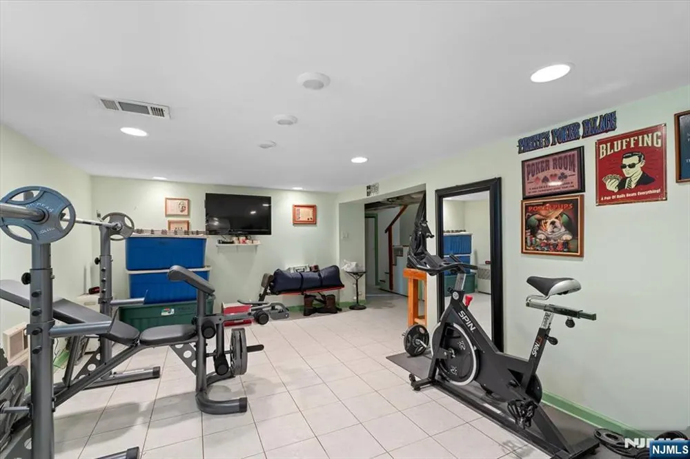 371 2nd Avenue Lyndhurst, NJ 07071