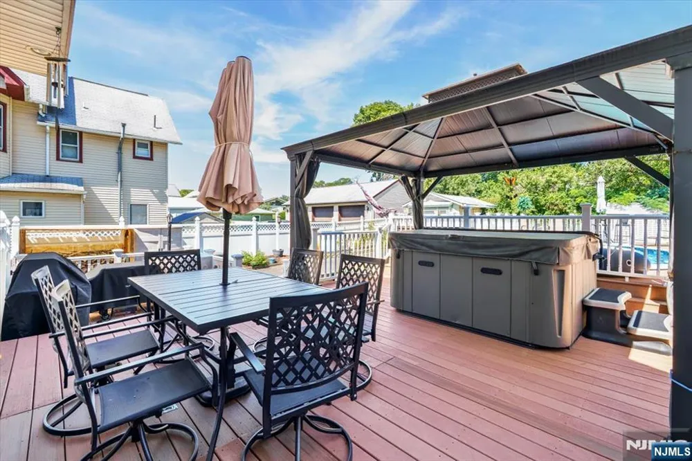 371 2nd Avenue Lyndhurst, NJ 07071