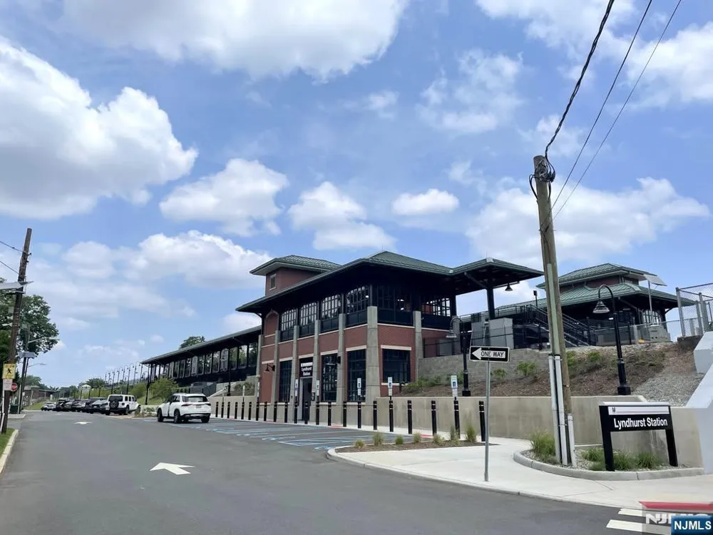 371 2nd Avenue Lyndhurst, NJ 07071