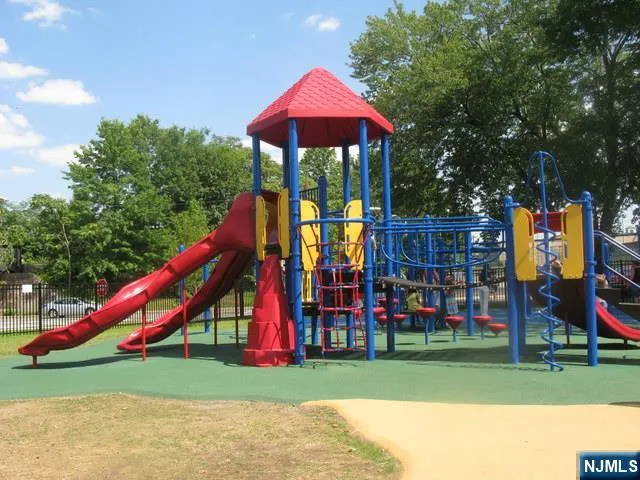 371 2nd Avenue Lyndhurst, NJ 07071