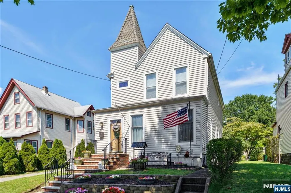 371 2nd Avenue Lyndhurst, NJ 07071