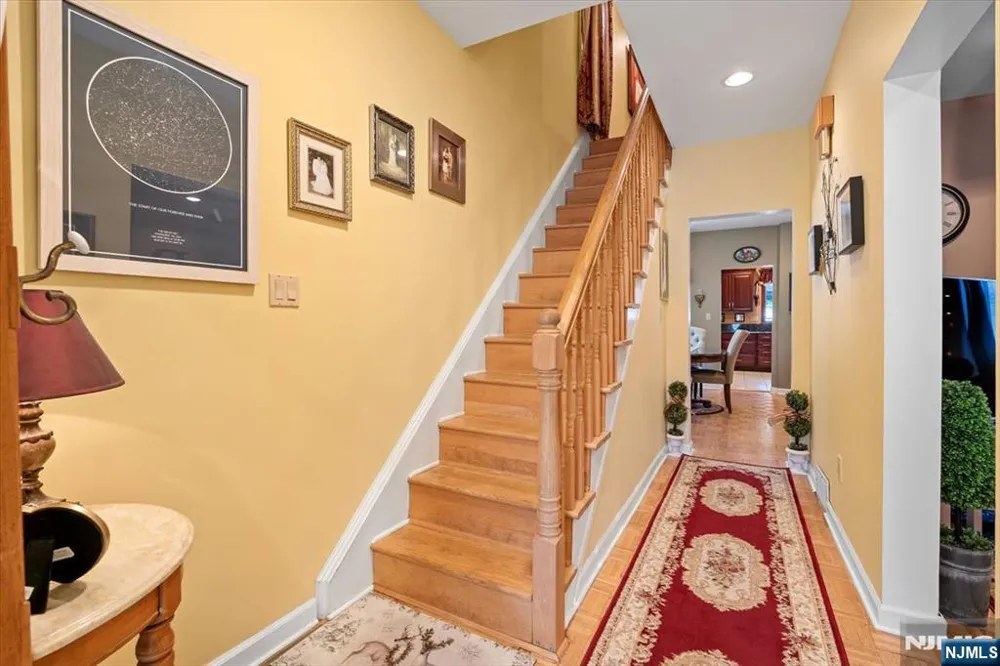 371 2nd Avenue Lyndhurst, NJ 07071