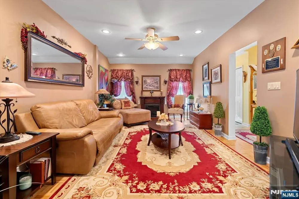 371 2nd Avenue Lyndhurst, NJ 07071