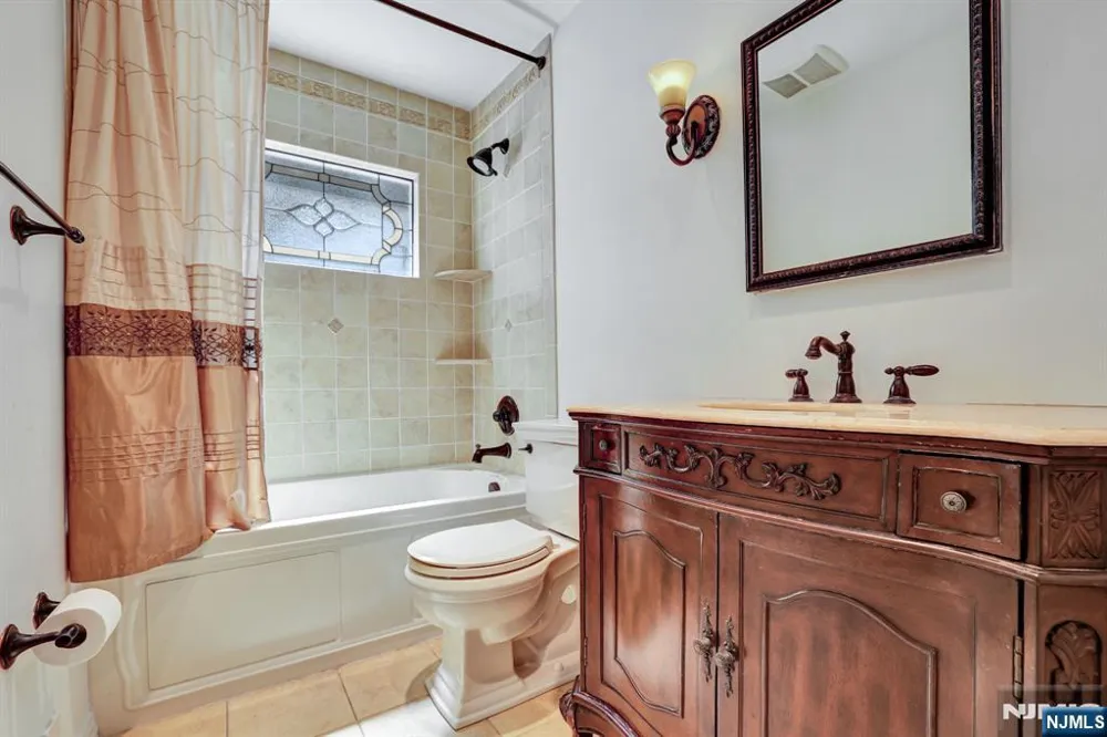 8 Libby Avenue Pequannock Township, NJ 07444