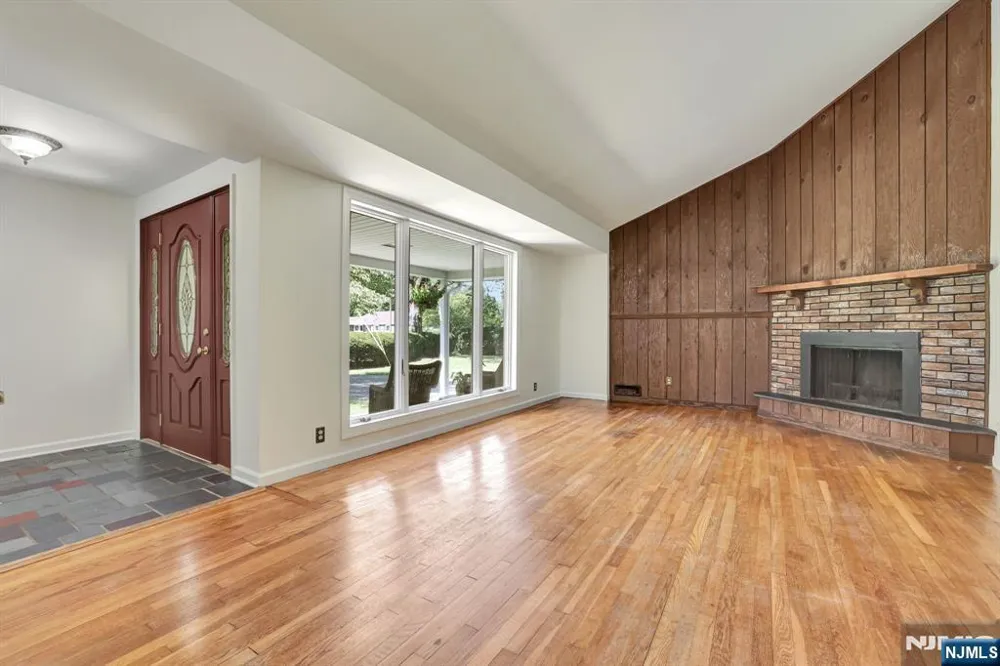 8 Libby Avenue Pequannock Township, NJ 07444