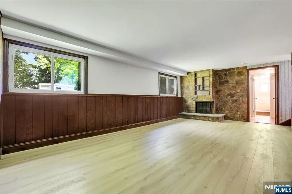8 Libby Avenue Pequannock Township, NJ 07444
