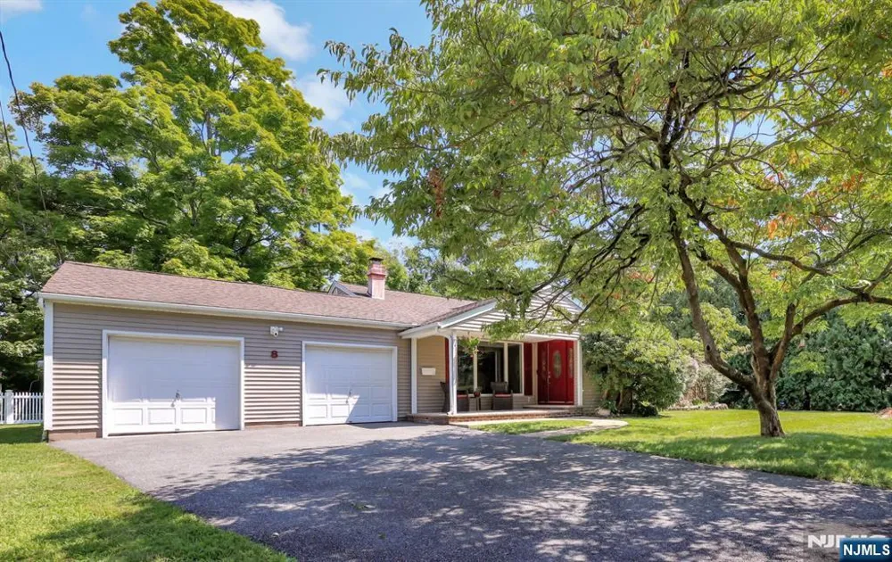 8 Libby Avenue Pequannock Township, NJ 07444