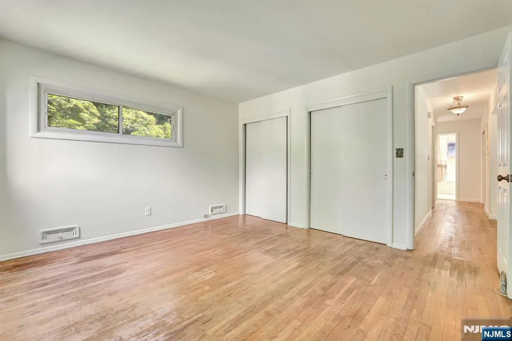 8 Libby Avenue Pequannock Township, NJ 07444