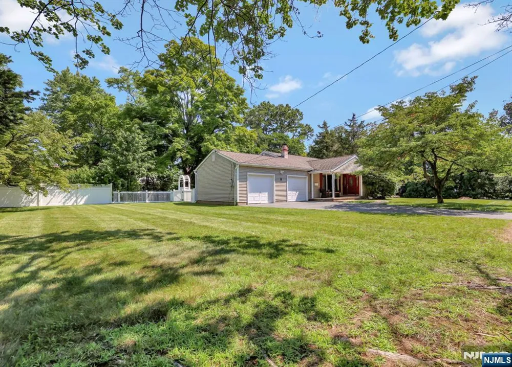 8 Libby Avenue Pequannock Township, NJ 07444
