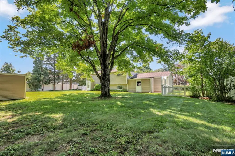 8 Libby Avenue Pequannock Township, NJ 07444