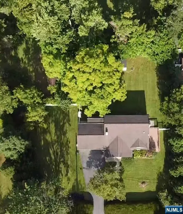 8 Libby Avenue Pequannock Township, NJ 07444