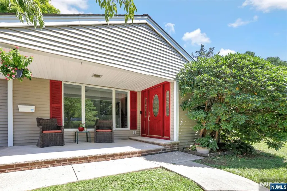 8 Libby Avenue Pequannock Township, NJ 07444