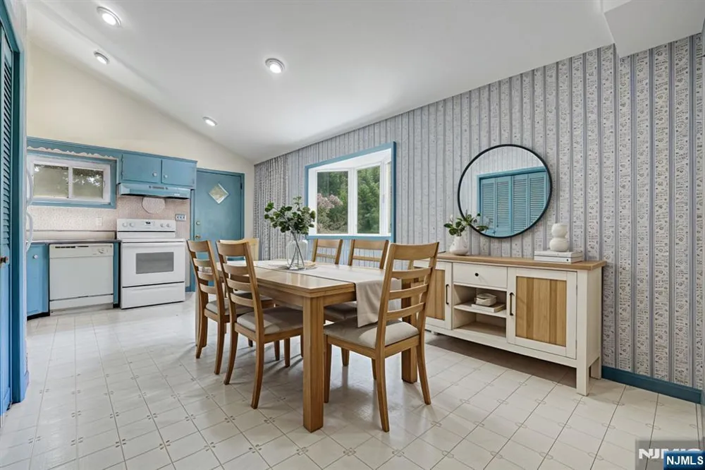 8 Libby Avenue Pequannock Township, NJ 07444
