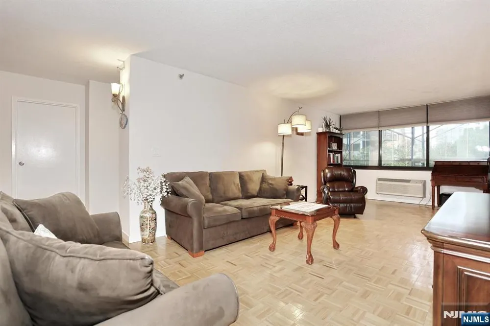 316 Prospect Avenue 4K Hackensack, NJ 07601