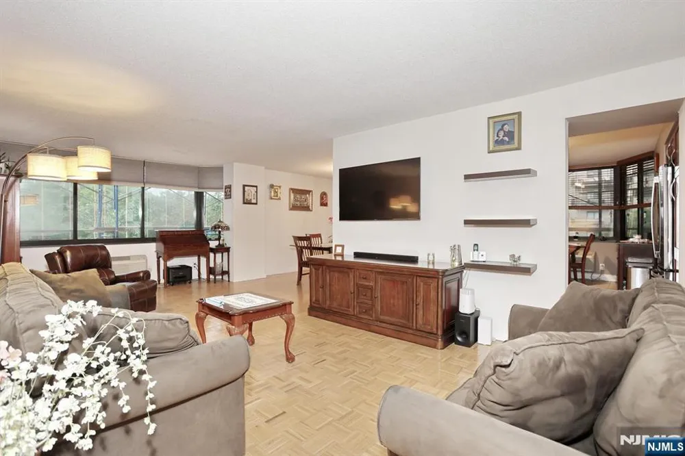 316 Prospect Avenue 4K Hackensack, NJ 07601