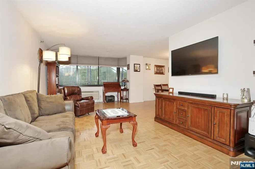 316 Prospect Avenue 4K Hackensack, NJ 07601