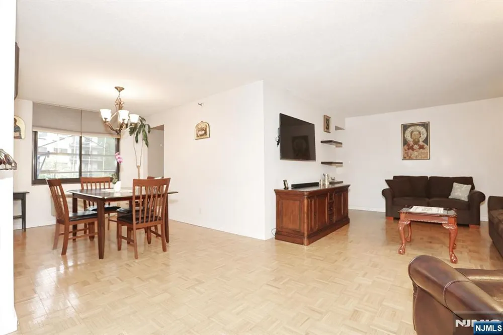 316 Prospect Avenue 4K Hackensack, NJ 07601