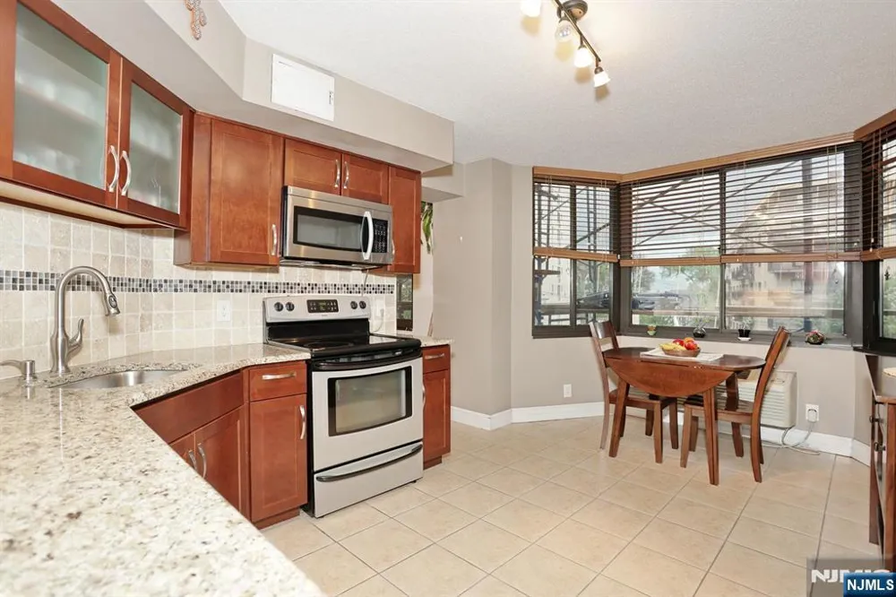 316 Prospect Avenue 4K Hackensack, NJ 07601