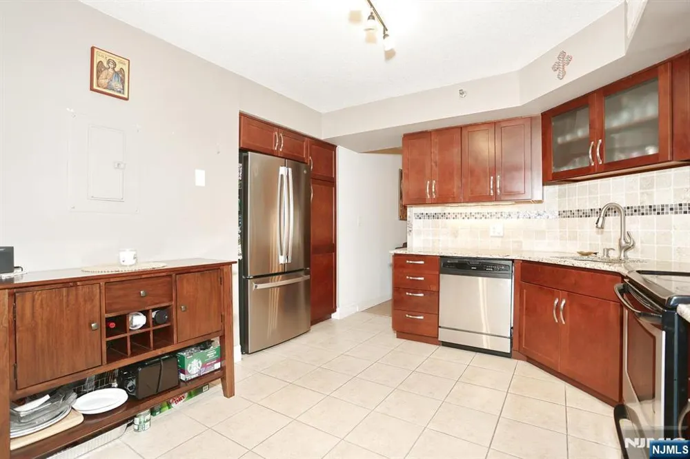 316 Prospect Avenue 4K Hackensack, NJ 07601