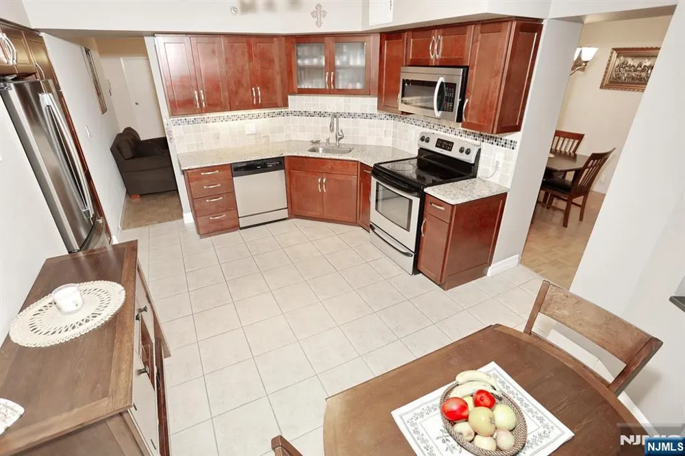 316 Prospect Avenue 4K Hackensack, NJ 07601