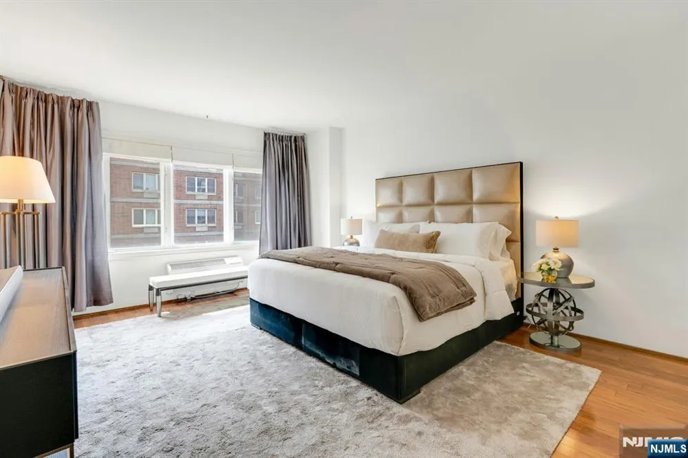 3219 City Place Edgewater, NJ 07020