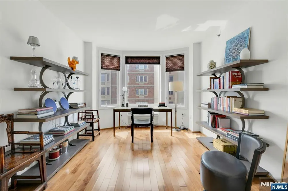 3219 City Place Edgewater, NJ 07020