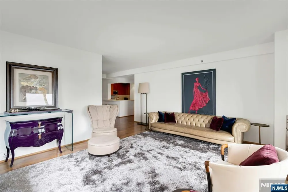 3219 City Place Edgewater, NJ 07020