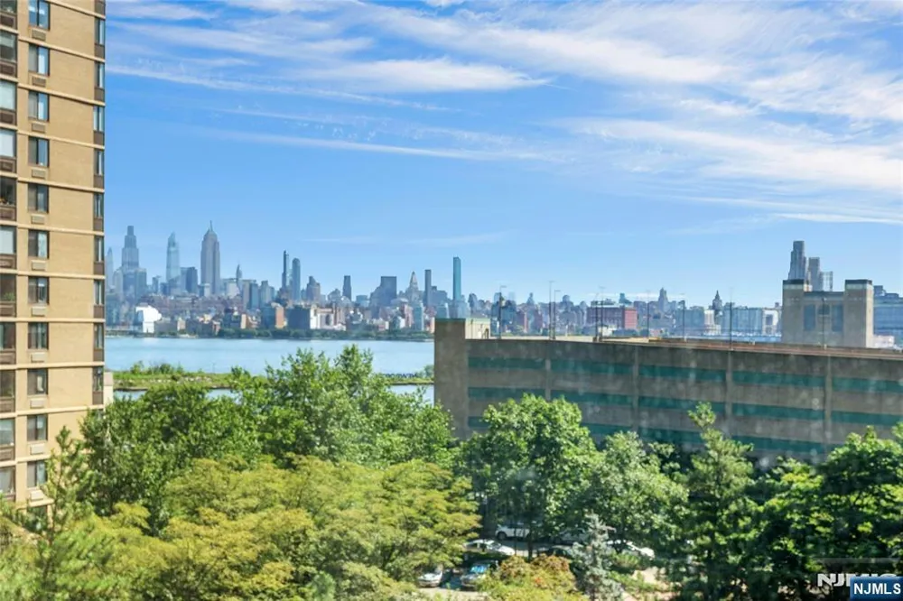 45 River Drive 702 Jersey City, NJ 07310